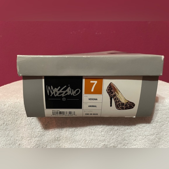 Mossimo Leopard Pumps / Heels - Picture 2 of 10